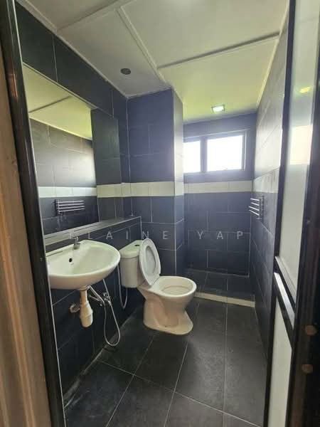Pangsapuri untuk Dijual di Sutramas - Elaine Yap - Bathroom - PropertyGuru.com.my