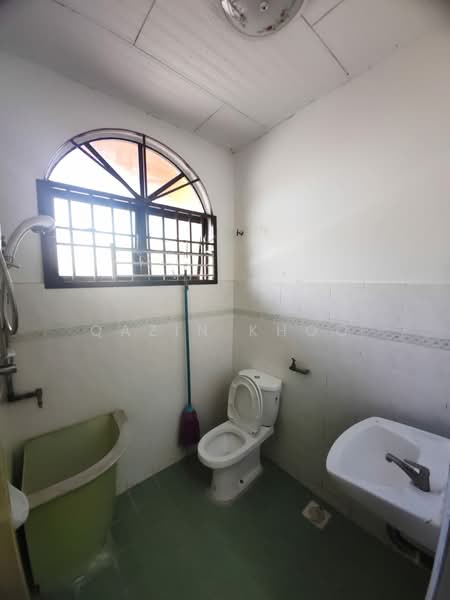 2.5-storey Terraced House for Rent in Ipoh Garden (Ipoh) - Qazin Khoo - Bathroom - PropertyGuru.com.my