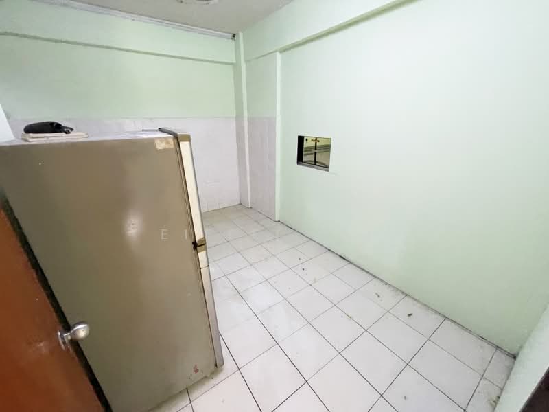 Apartment for Rent at Apartment Taman Topaz - Eiffel Lai - Kitchen - PropertyGuru.com.my