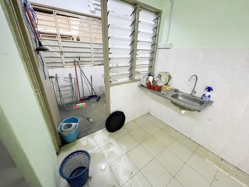 Apartment for Rent at Apartment Taman Topaz - Eiffel Lai - Kitchen - PropertyGuru.com.my
