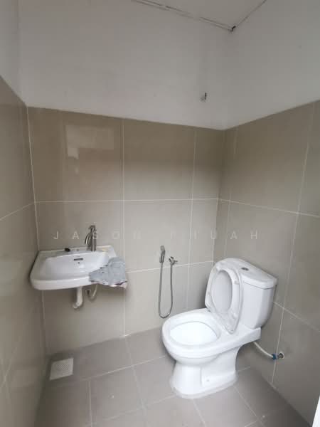 Shop for Sale in Subang Jaya (Selangor) - Jason Phuah - Bathroom - PropertyGuru.com.my