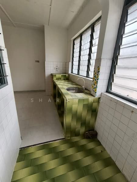 Rumah Flat untuk Dijual di Flat Taman Ungku Tun Aminah - Sharon Ng - Kitchen - PropertyGuru.com.my