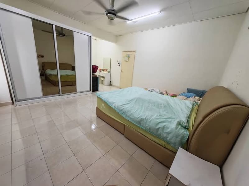 Rumah Teres untuk Dijual di Taman Aman Putra (Puchong) - Evan Goh - Bedroom - PropertyGuru.com.my