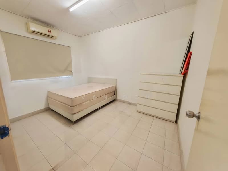 Rumah Teres untuk Dijual di Taman Aman Putra (Puchong) - Evan Goh - Bedroom - PropertyGuru.com.my
