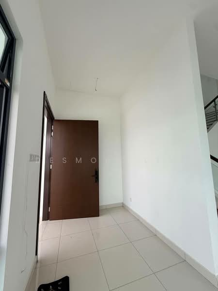 Rumah Teres 2 Tingkat untuk Disewa di Johor Bahru (Johor) - Desmond Lew - Entrance - PropertyGuru.com.my