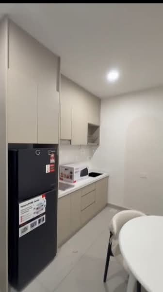 Service Residence for Sale at Dorsett Waterfront Subang - Gek Hwee Teo - Kitchen - PropertyGuru.com.my