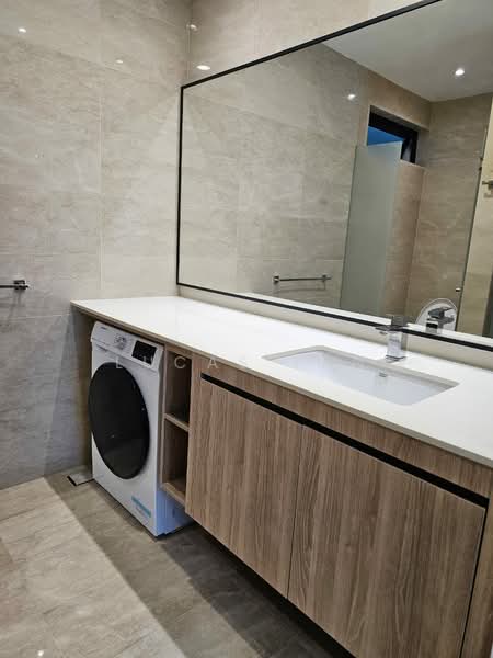 Servis Apartment untuk Dijual di 10 Stonor - Lucas Tan - Bathroom - PropertyGuru.com.my