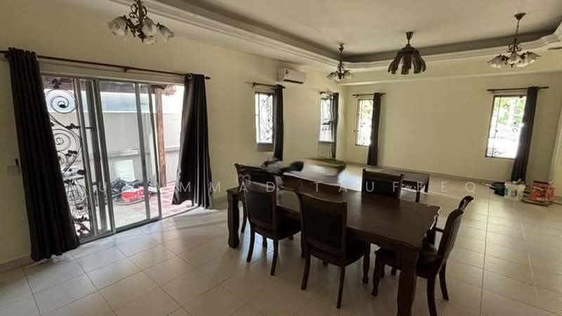 Semi-Detached House for Rent in Setia Damai (Setia Alam) - Muhammad Taufeeq - Dining Room - PropertyGuru.com.my