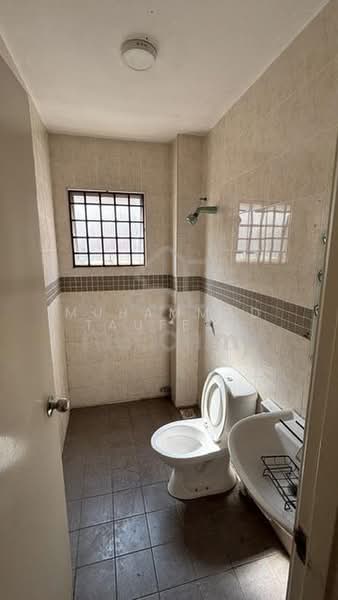 Semi-Detached House for Rent in Setia Damai (Setia Alam) - Muhammad Taufeeq - Bathroom - PropertyGuru.com.my