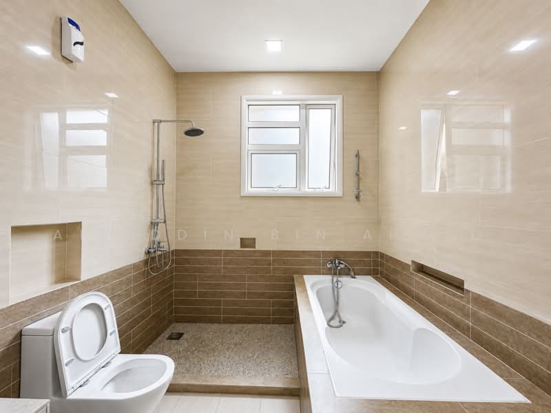Bungalow for Sale in Taman Harmonis (Gombak) - Aizuddin bin Ahmad - Bathroom - PropertyGuru.com.my
