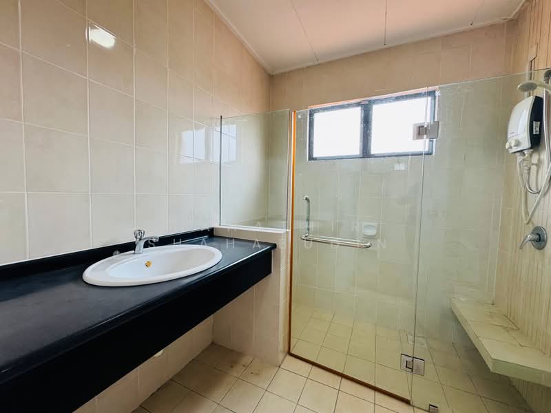Rumah Teres 2 Tingkat untuk Dijual di Cahaya Spk (Shah Alam) - Nahathir Shahabudin - Bathroom - PropertyGuru.com.my