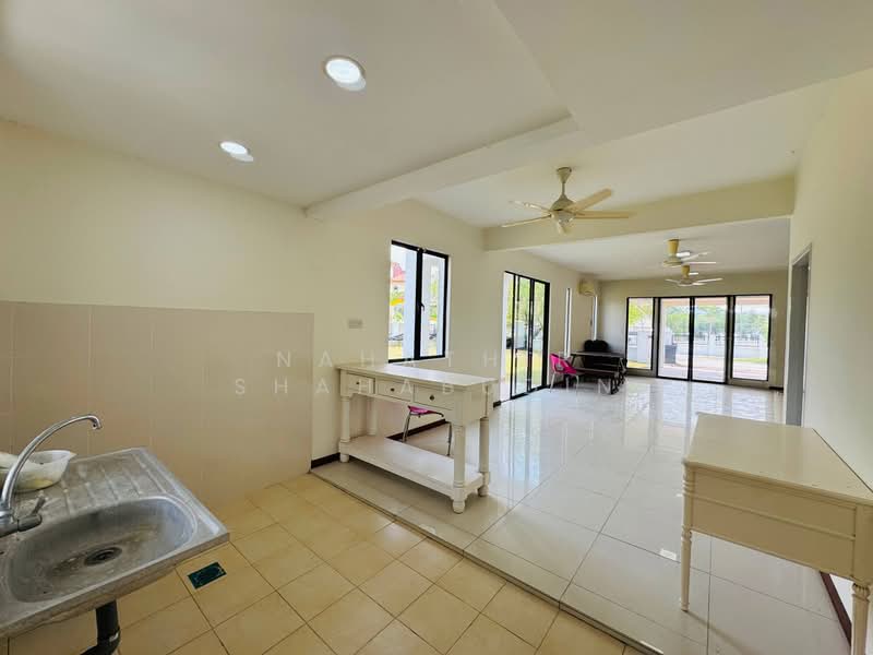 Rumah Teres 2 Tingkat untuk Dijual di Cahaya Spk (Shah Alam) - Nahathir Shahabudin - Living Room - PropertyGuru.com.my