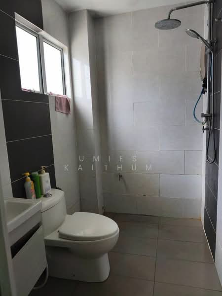 Rumah Teres 2 Tingkat untuk Dijual di Sungai Buloh (Selangor) - Umies Kalthum - Bathroom - PropertyGuru.com.my
