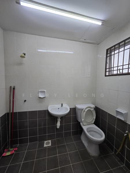 2-storey Terraced House for Sale in Sepang (Selangor) - Flory Leong - Bathroom - PropertyGuru.com.my