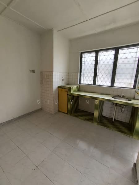 Rumah Flat untuk Dijual di Flat Taman Ungku Tun Aminah - Shu Ying - Kitchen - PropertyGuru.com.my