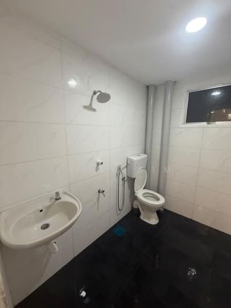 Flat for Sale at Taman Megah - Jason Sim - Bathroom - PropertyGuru.com.my