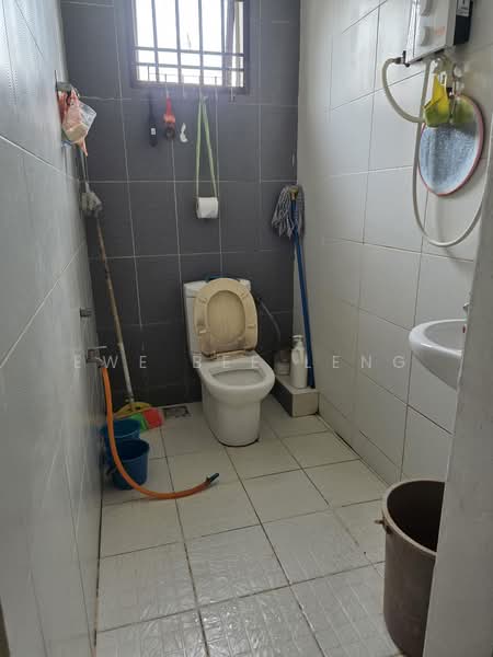 Rumah Teres 2 Tingkat untuk Dijual di Taman Plentong Baru (Masai) - Ewe Bee Leng - Bathroom - PropertyGuru.com.my