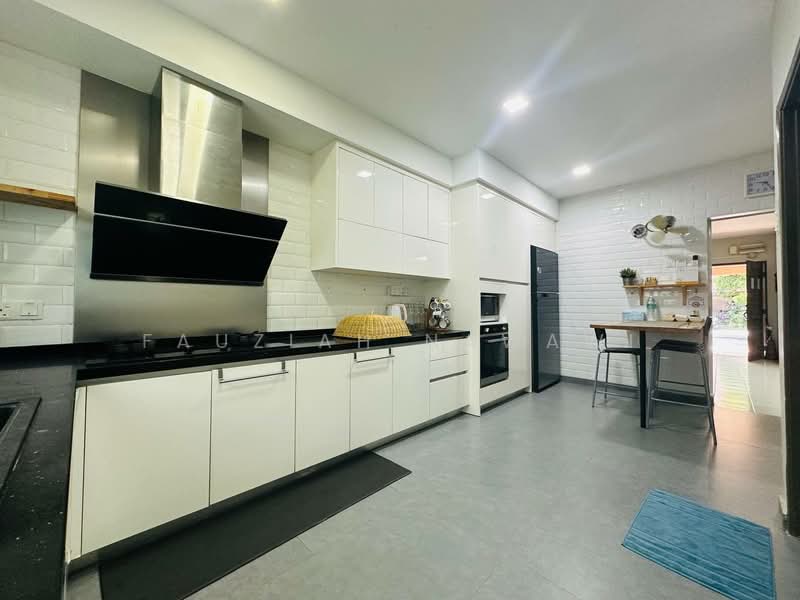 2-storey Terraced House for Sale in Desa Coalfields (Ijok) - Fauziah Nawawi - Kitchen - PropertyGuru.com.my