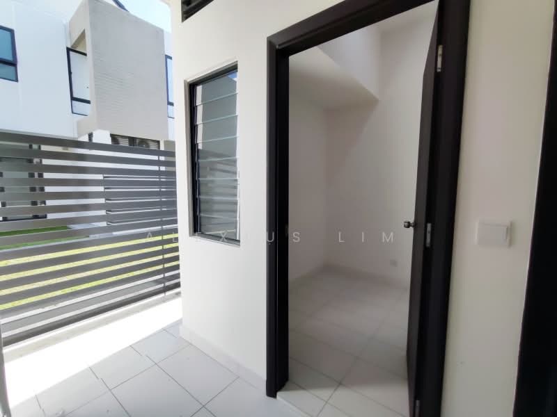 Rumah Teres untuk Dijual di Medini (Iskandar Puteri (Nusajaya)) - Alexius Lim - Exterior - PropertyGuru.com.my