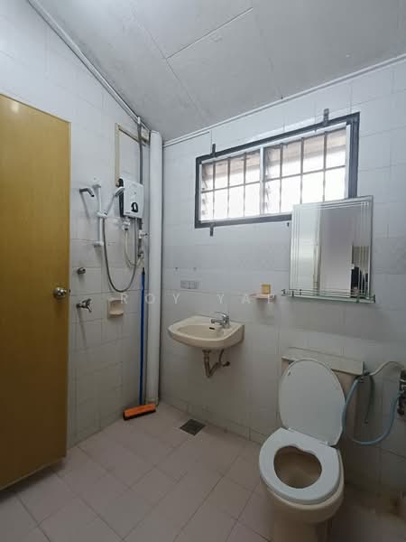 2-storey Terraced House for Sale in Taman Johor Jaya (Johor Bahru) - Roy Yap - Bathroom - PropertyGuru.com.my