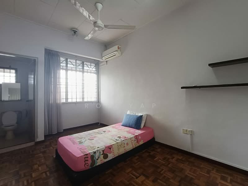 2-storey Terraced House for Sale in Taman Johor Jaya (Johor Bahru) - Roy Yap - Bedroom - PropertyGuru.com.my