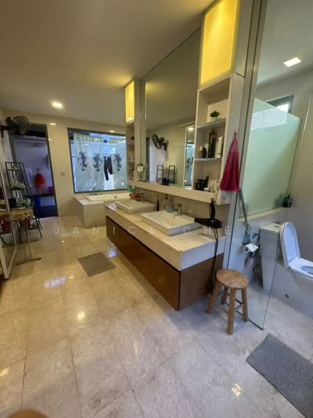 Semi-Detached House for Sale in Taman Seri Bukit Segambut (Batu) - Janice Chen - Bathroom - PropertyGuru.com.my