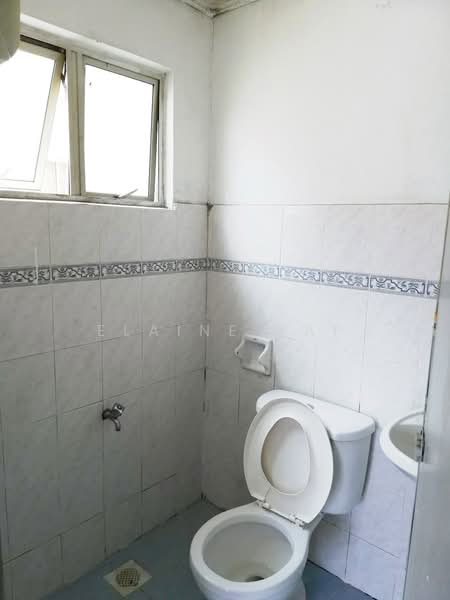 Pangsapuri untuk Dijual di Sutramas - Elaine Yap - Bathroom - PropertyGuru.com.my
