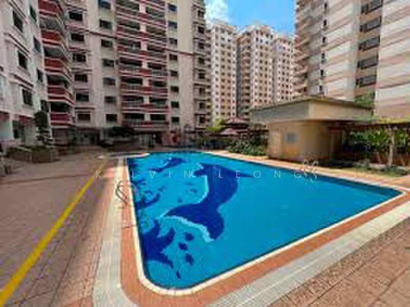 Kondominium untuk Disewa di Pelangi Astana - Kelvin Leong - Pool - PropertyGuru.com.my