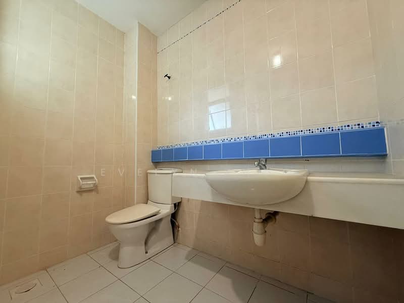 Rumah Berkembar untuk Dijual di Kota Emerald (Rawang) - Evelyn Khoo - Bathroom - PropertyGuru.com.my
