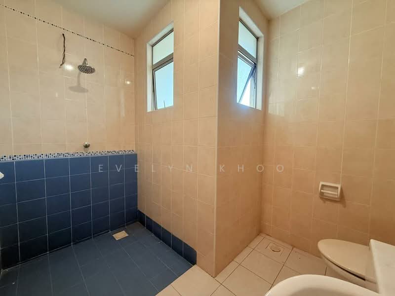 Rumah Berkembar untuk Dijual di Kota Emerald (Rawang) - Evelyn Khoo - Bathroom - PropertyGuru.com.my