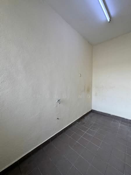 Pangsapuri untuk Disewa di Pangsapuri Akasia (Bandar Botanic) - Hong Ng - Interior - PropertyGuru.com.my