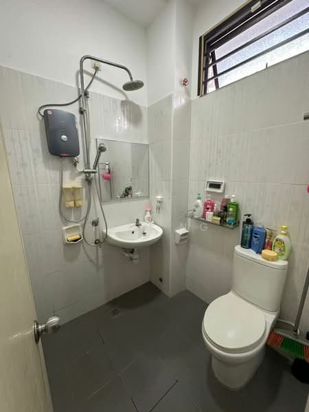 2-storey Terraced House for Sale in Skudai (Johor) - Inez Ng - Bathroom - PropertyGuru.com.my