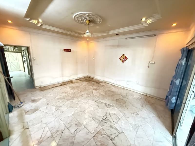 1-storey Terraced House for Sale in Ipoh (Perak) - Ainsley Thong - Living Room - PropertyGuru.com.my