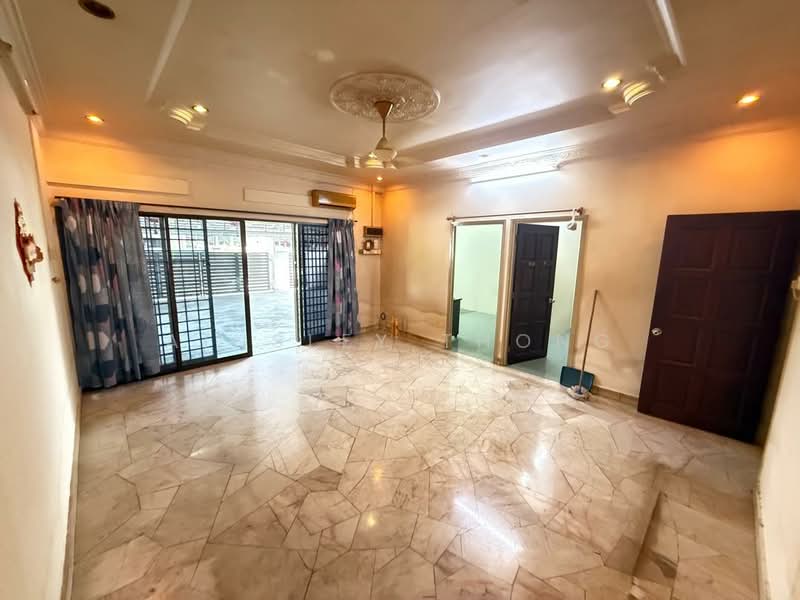 1-storey Terraced House for Sale in Ipoh (Perak) - Ainsley Thong - Living Room - PropertyGuru.com.my