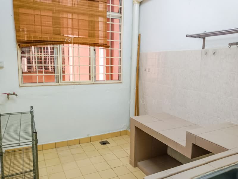 Apartment for Sale at D'shire Villa - Aaron Wong - Kitchen - PropertyGuru.com.my