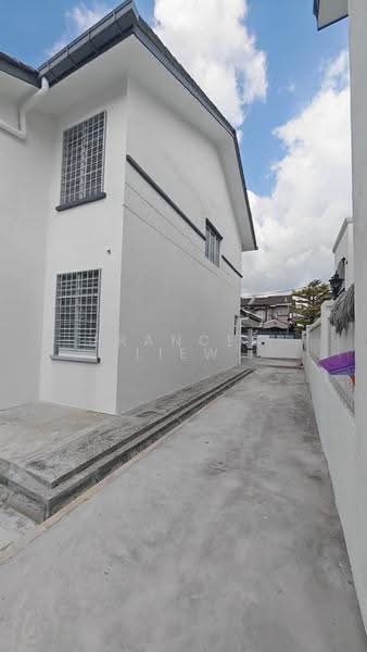 Rumah Teres 2-Tingkat untuk Dijual di Bandar Putra Permai (Seri Kembangan) - Frances Liew - Exterior - PropertyGuru.com.my