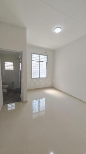 Rumah Teres 2-Tingkat untuk Dijual di Bandar Putra Permai (Seri Kembangan) - Frances Liew - Bathroom - PropertyGuru.com.my