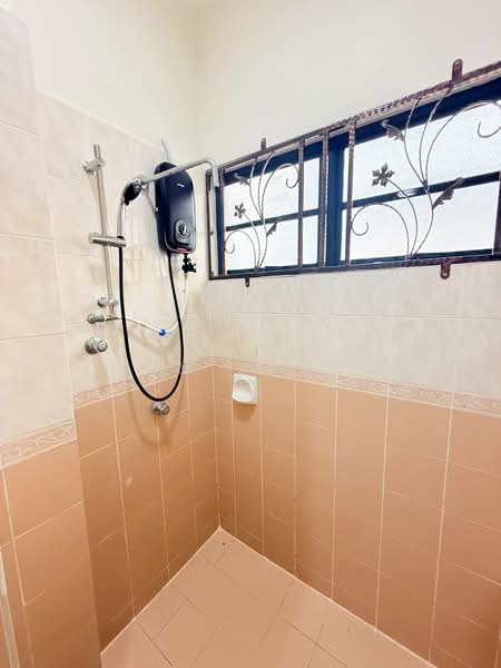 Rumah Berkembar untuk Disewa di Taman Melawati (Ulu Kelang) - Sam Jamal - Bathroom - PropertyGuru.com.my