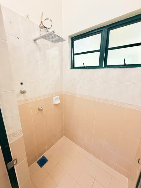 Rumah Berkembar untuk Disewa di Taman Melawati (Ulu Kelang) - Sam Jamal - Bathroom - PropertyGuru.com.my