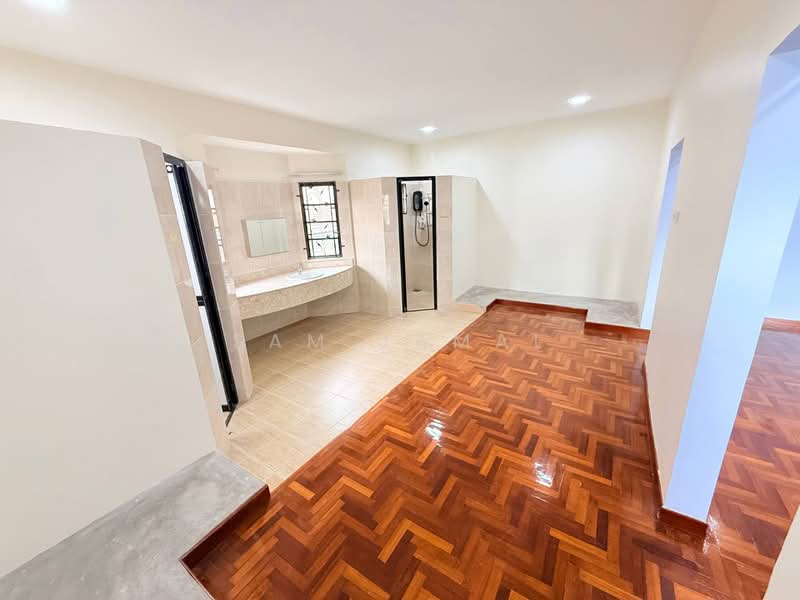 Rumah Berkembar untuk Disewa di Taman Melawati (Ulu Kelang) - Sam Jamal - Bathroom - PropertyGuru.com.my
