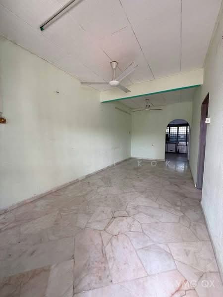 1-storey Terraced House for Sale in Taman Sentosa (Klang) - Daniel Kok - Living Room - PropertyGuru.com.my