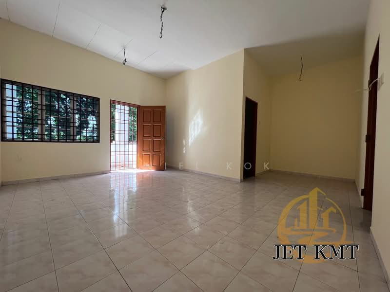 Rumah Teres 2.5 Tingkat untuk Dijual di Taman Gembira (Klang) - Daniel Kok - Living Room - PropertyGuru.com.my