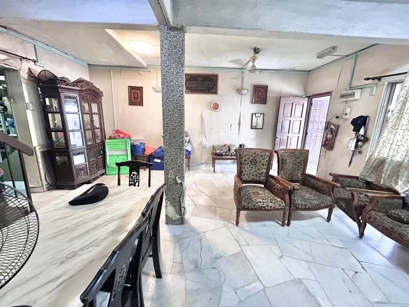 Rumah Teres 2 Tingkat untuk Dijual di Seksyen 2, Taman Kinrara (Puchong) - Aqillah Razali - Living Room - PropertyGuru.com.my