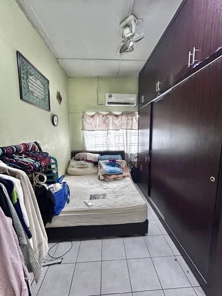 Rumah Teres 2 Tingkat untuk Dijual di Seksyen 2, Taman Kinrara (Puchong) - Aqillah Razali - Bedroom - PropertyGuru.com.my