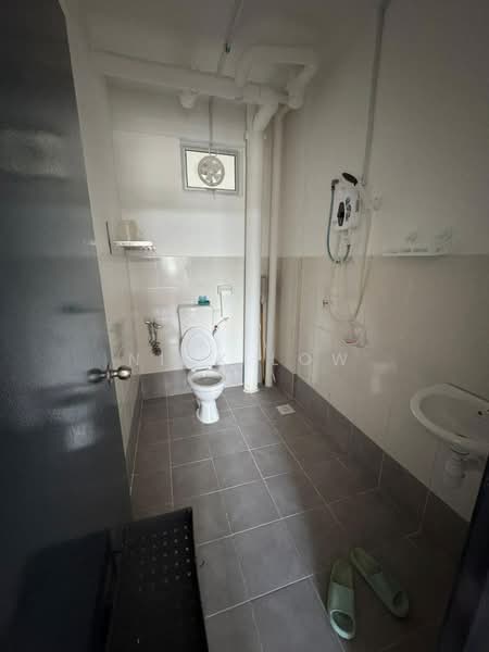 Pangsapuri untuk Disewa di Pangsapuri Pulai Mutiara - Nick Low - Bathroom - PropertyGuru.com.my