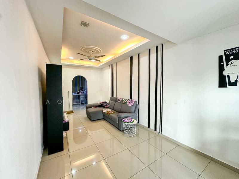 Rumah Teres 1 Tingkat untuk Dijual di Taman Dusun Jaya (Semenyih) - Aqillah Razali - Living Room - PropertyGuru.com.my