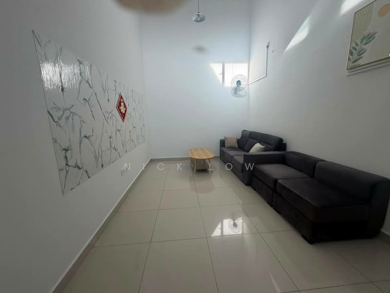 Rumah Kluster untuk Disewa di Taman Mutiara Mas (Skudai) - Nick Low - Living Room - PropertyGuru.com.my
