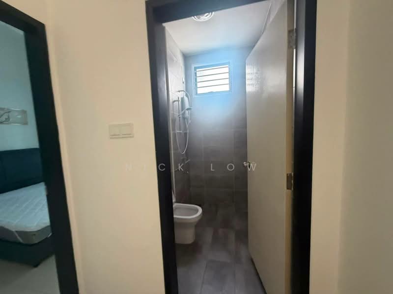 Rumah Kluster untuk Disewa di Taman Mutiara Mas (Skudai) - Nick Low - Bathroom - PropertyGuru.com.my