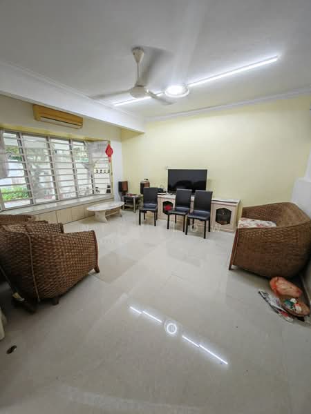 Rumah Berkembar untuk Disewa di Taman Bukit Kempas (Tampoi) - Nick Low - Living Room - PropertyGuru.com.my