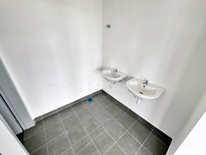 Kedai / Pejabat untuk Disewa di Serene Heights (Semenyih) - Herman Sazwan Nor Rahim - Pantry - PropertyGuru.com.my